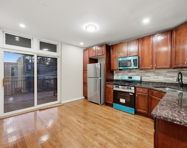 2134 N 73rd Avenue - Photo Thumbnail 7