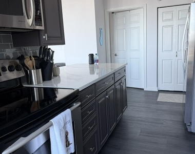 345 N Lasalle Street - Photo Thumbnail 3