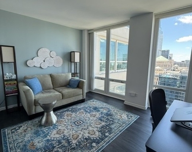 345 N Lasalle Street - Photo Thumbnail 6