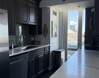345 N Lasalle Street - Photo Thumbnail 4