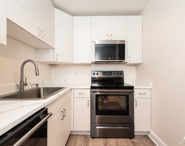 655 W Irving Park Road - Photo Thumbnail 2