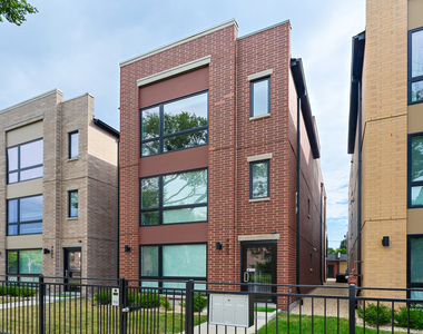 4607 S Saint Lawrence Avenue - Photo Thumbnail 1