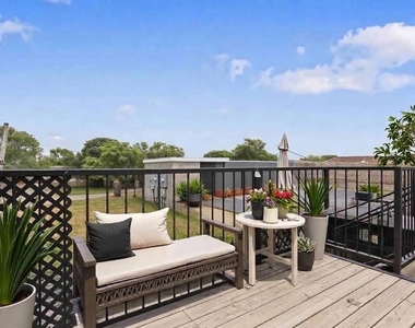 4605 S Saint Lawrence Avenue - Photo Thumbnail 14