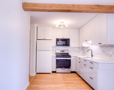 8125 S Roberts Road - Photo Thumbnail 2