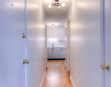 8125 S Roberts Road - Photo Thumbnail 17