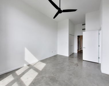 3631 N Halsted Street - Photo Thumbnail 12