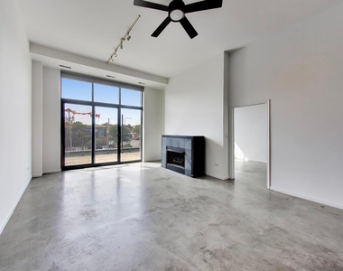 3631 N Halsted Street - Photo Thumbnail 4