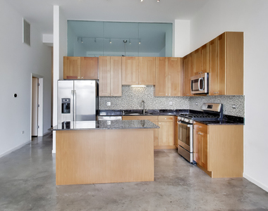 3631 N Halsted Street - Photo Thumbnail 7
