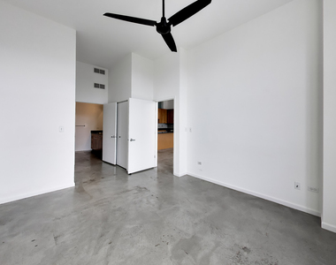 3631 N Halsted Street - Photo Thumbnail 13