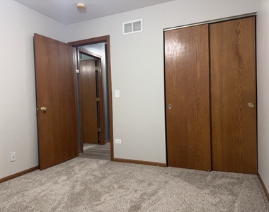 5404 Glenbrook Trail - Photo Thumbnail 20