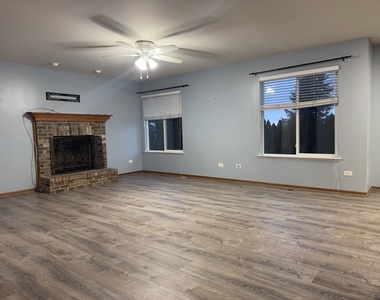 5404 Glenbrook Trail - Photo Thumbnail 8