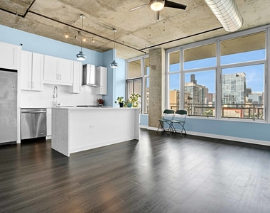 50 E 16th Street - Photo Thumbnail 2