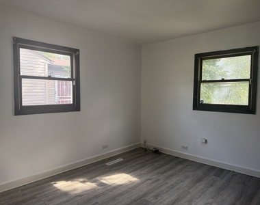 16775 Artesian Avenue - Photo Thumbnail 5
