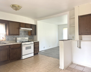 16775 Artesian Avenue - Photo Thumbnail 1
