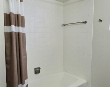 7925 Nordica Avenue - Photo Thumbnail 8