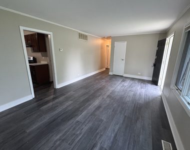 101 Shabbona Drive - Photo Thumbnail 3