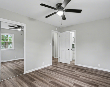 2303 Brookhaven Drive - Photo Thumbnail 15