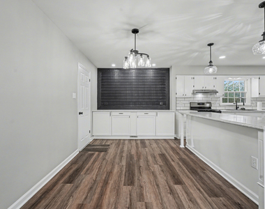 2303 Brookhaven Drive - Photo Thumbnail 4