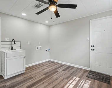 2303 Brookhaven Drive - Photo Thumbnail 24
