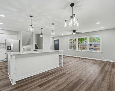 2303 Brookhaven Drive - Photo Thumbnail 6