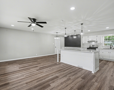 2303 Brookhaven Drive - Photo Thumbnail 3