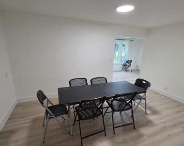 34974 N Lincoln Avenue - Photo Thumbnail 10