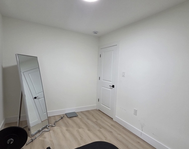 34974 N Lincoln Avenue - Photo Thumbnail 24