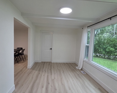 34974 N Lincoln Avenue - Photo Thumbnail 13