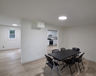 34974 N Lincoln Avenue - Photo Thumbnail 11