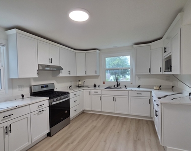 34974 N Lincoln Avenue - Photo Thumbnail 8