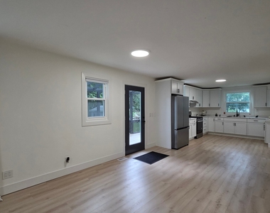 34974 N Lincoln Avenue - Photo Thumbnail 5