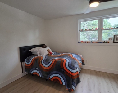 34974 N Lincoln Avenue - Photo Thumbnail 21
