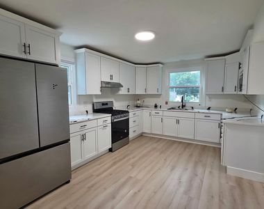 34974 N Lincoln Avenue - Photo Thumbnail 7
