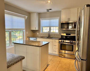 200 Chesterfield Court - Photo Thumbnail 7