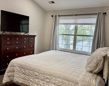 200 Chesterfield Court - Photo Thumbnail 3