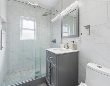 7231 N Ridge Avenue - Photo Thumbnail 8