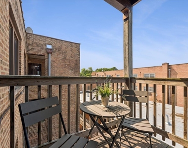 7231 N Ridge Avenue - Photo Thumbnail 9