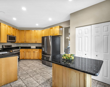 2241 Avalon Court S - Photo Thumbnail 9