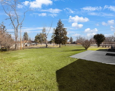 10 W Thacker Street - Photo Thumbnail 12