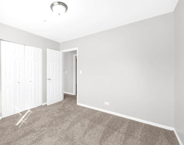 10 W Thacker Street - Photo Thumbnail 5