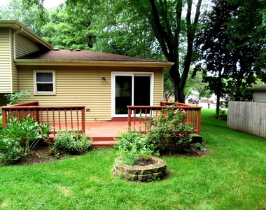 822 Spruce Street - Photo Thumbnail 6