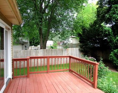 822 Spruce Street - Photo Thumbnail 7
