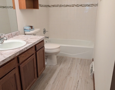 822 Spruce Street - Photo Thumbnail 24