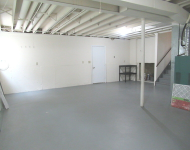 822 Spruce Street - Photo Thumbnail 30