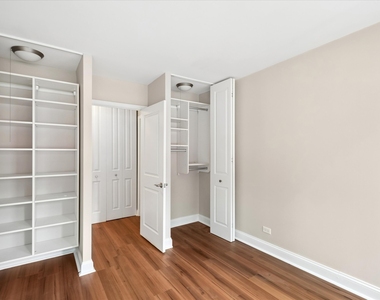 211 E Ohio Street - Photo Thumbnail 9