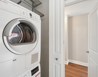 211 E Ohio Street - Photo Thumbnail 11