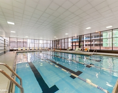 211 E Ohio Street - Photo Thumbnail 16