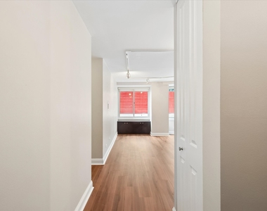 211 E Ohio Street - Photo Thumbnail 4
