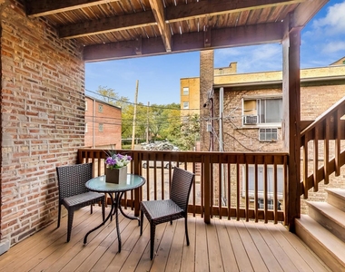 1914 W Chase Avenue - Photo Thumbnail 16