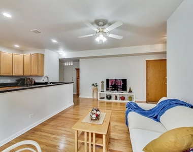 1914 W Chase Avenue - Photo Thumbnail 11
